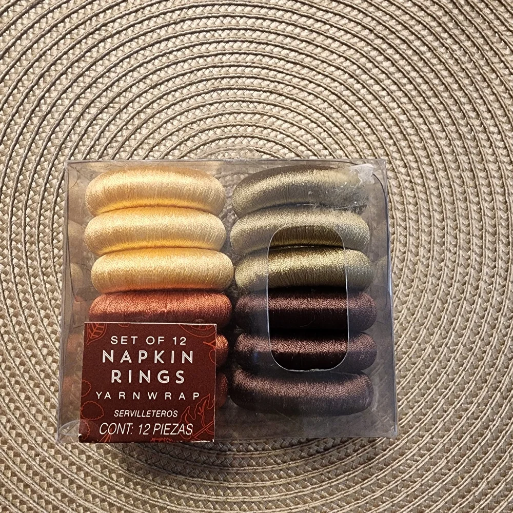 Set Of 12 Napkin Rings Yarn Wrap